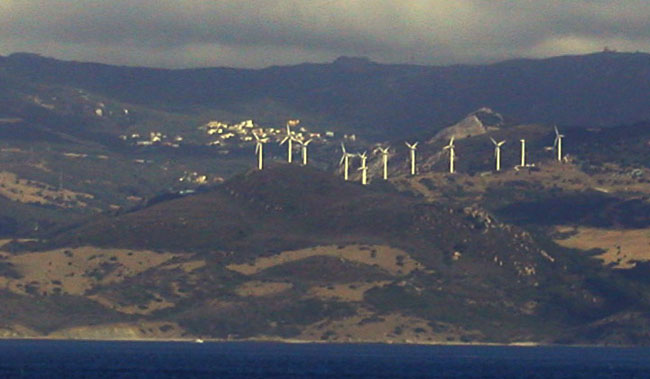 На берегах Гибралтара жуткий ветер - врагу не пожелаешь!